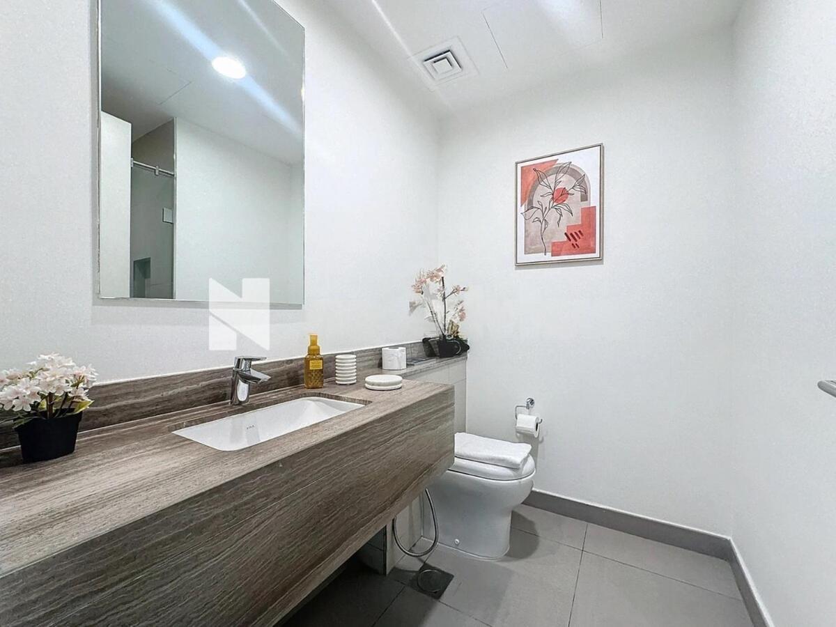 Modern Five Bedroom With Bbq And Garden Dubai