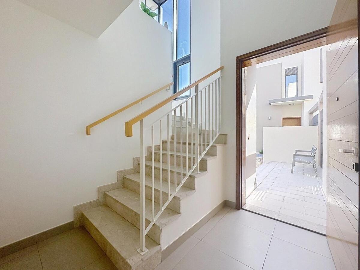Apartment Modern Five Bedroom With Bbq And Garden Dubai